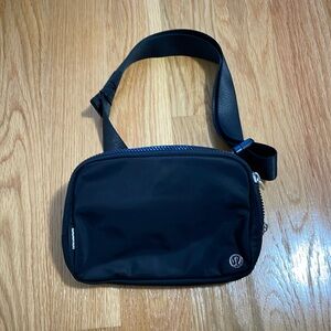 Lululemon Everywhere Belt Bag Large